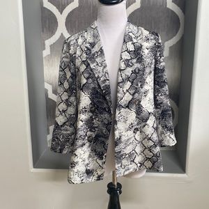 Bobeau Snake Print 3/4 Sleeve Blazer Size Small